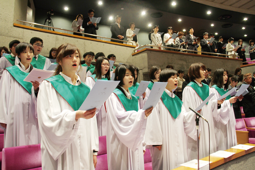 KEIWA Choirの一員として、入学式や卒業式で讃美歌を歌います。