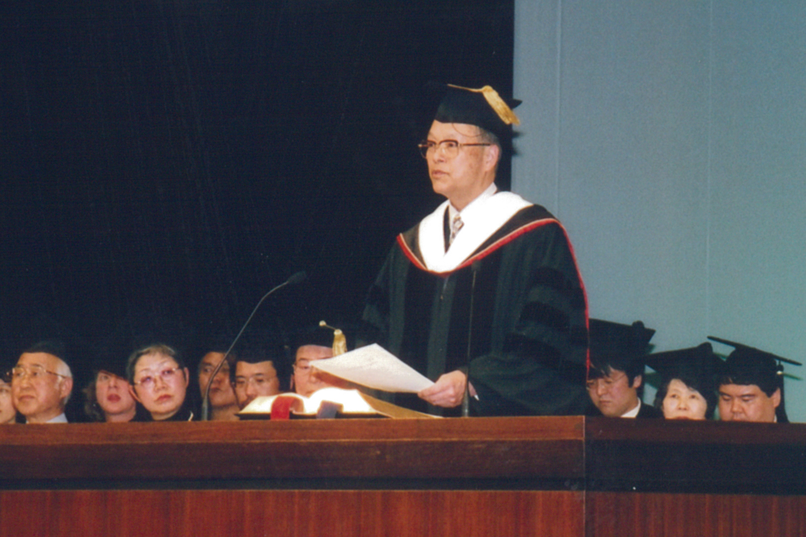 2003年度卒業式式辞（新井明学長）