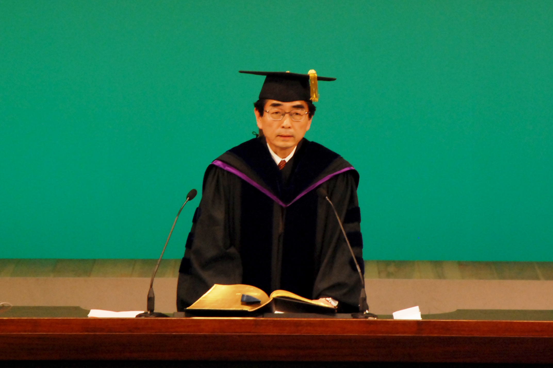 2009年度入学式での鈴木佳秀学長の式辞
