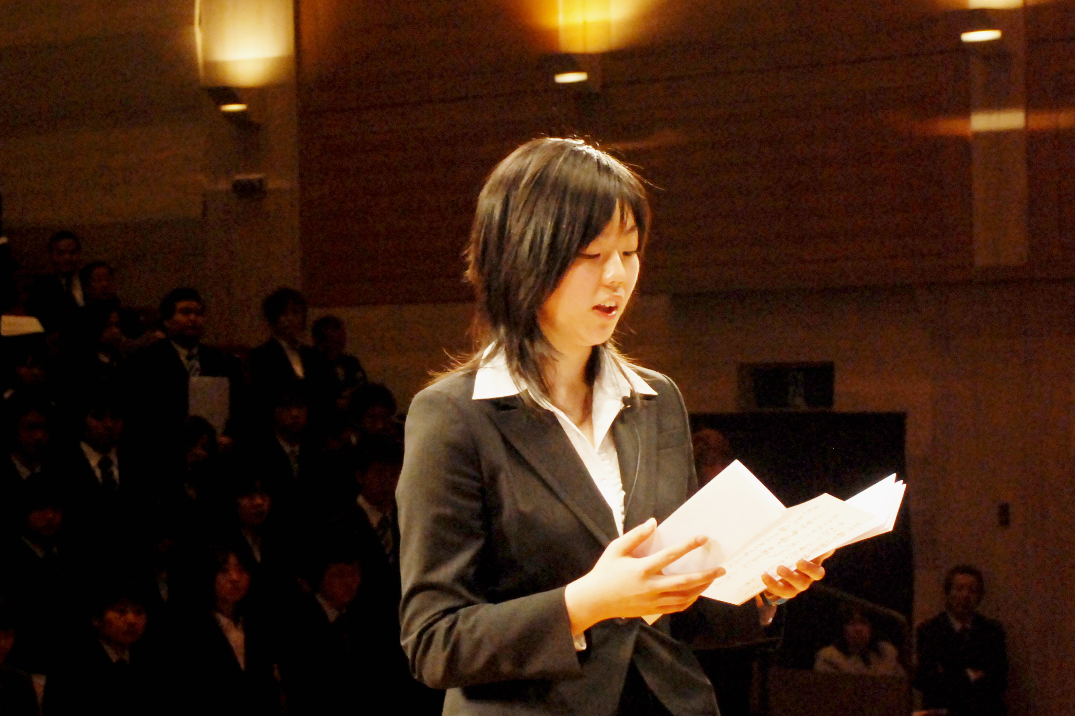 2009年度入学式　新入生代表宣誓（若月華子さん）
