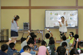 「夏休みにALTと遊ぼう！」に学生たちが参加