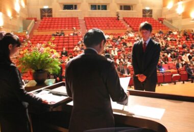 石坂浩二氏と新潟文学散歩「阿賀北ロマン賞授賞式」を開催