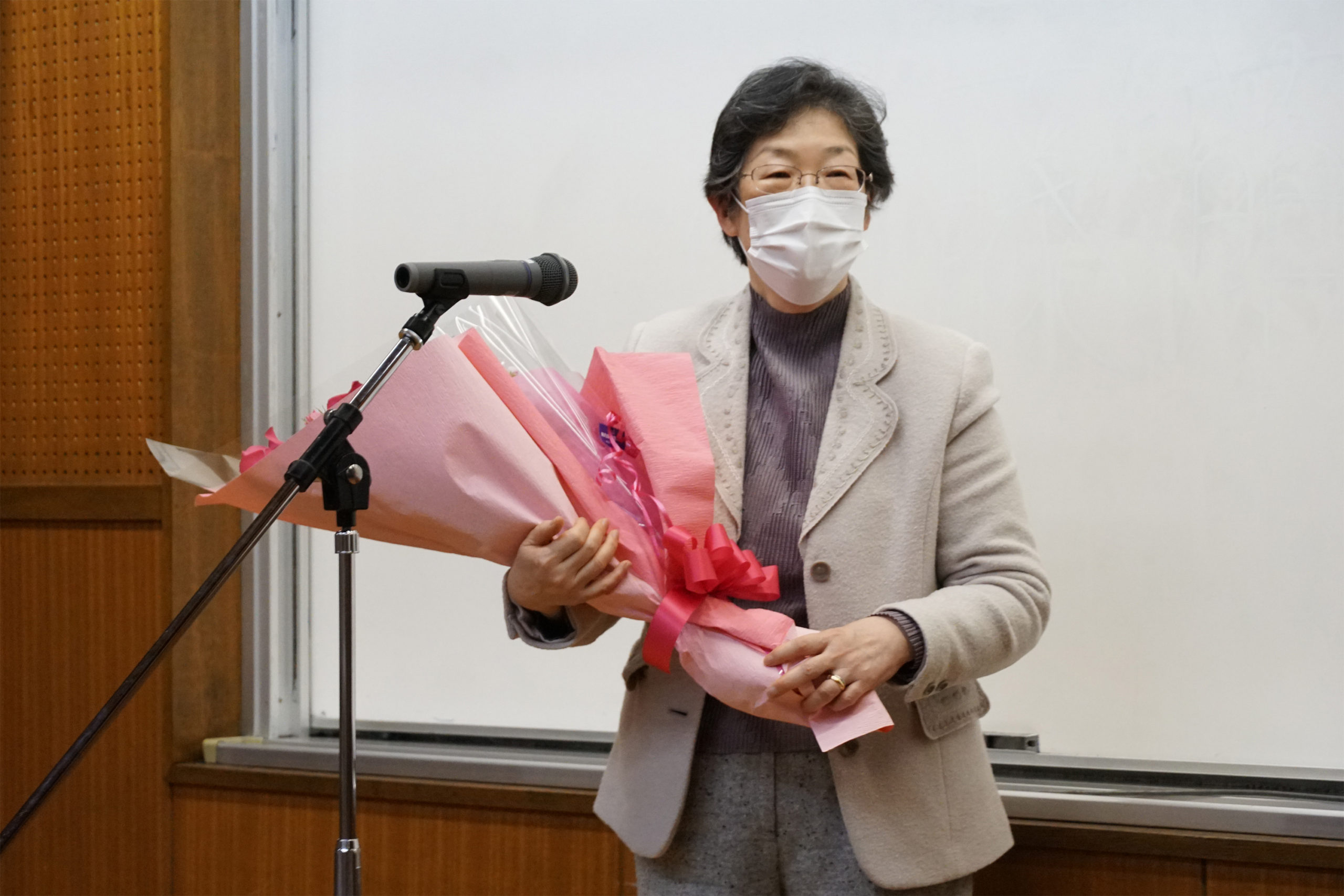 桑原ヒサ子先生に敬和学園大学名誉教授の称号が贈られました | 敬和