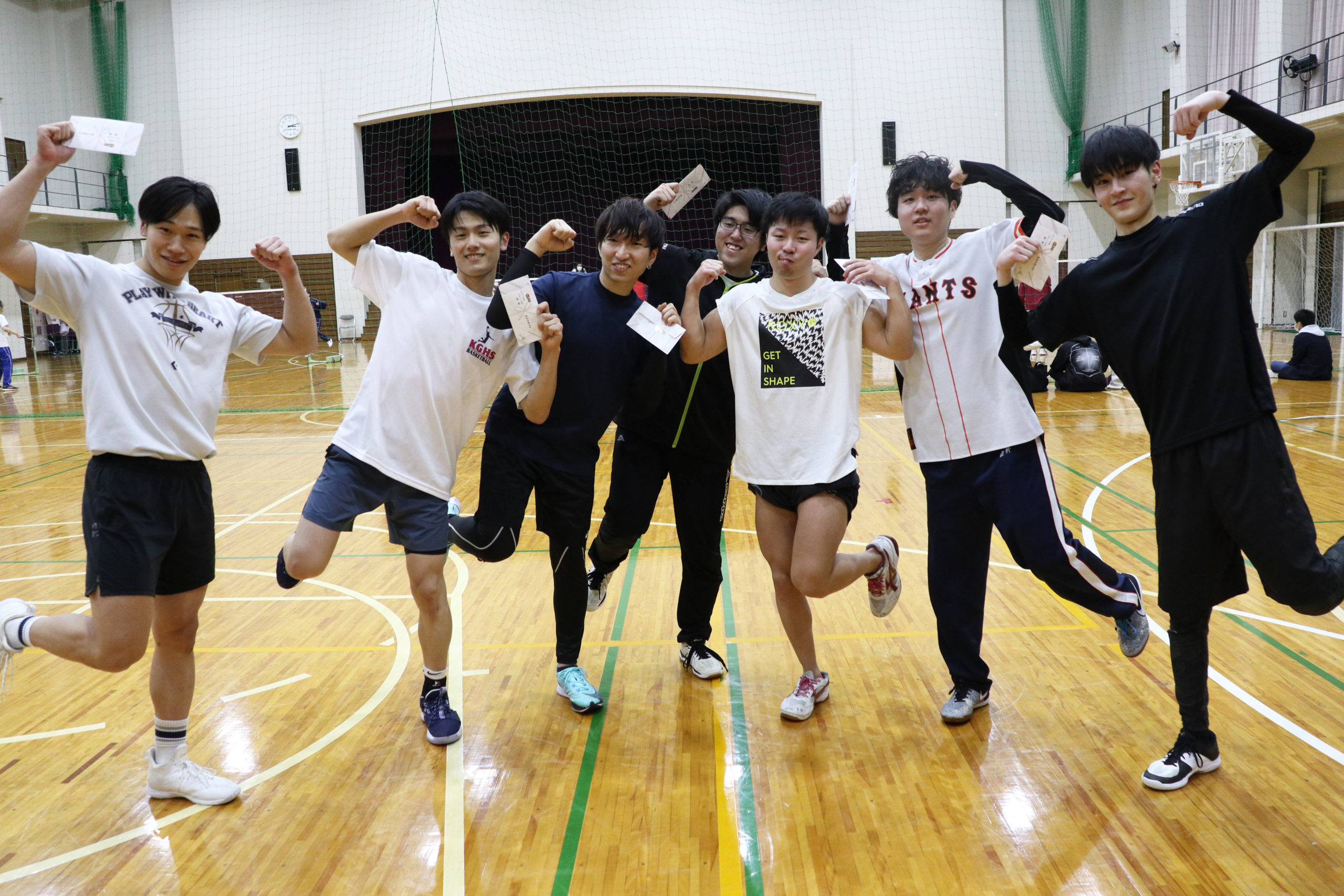 バスケットボールで優勝したPower puff Boysのメンバー