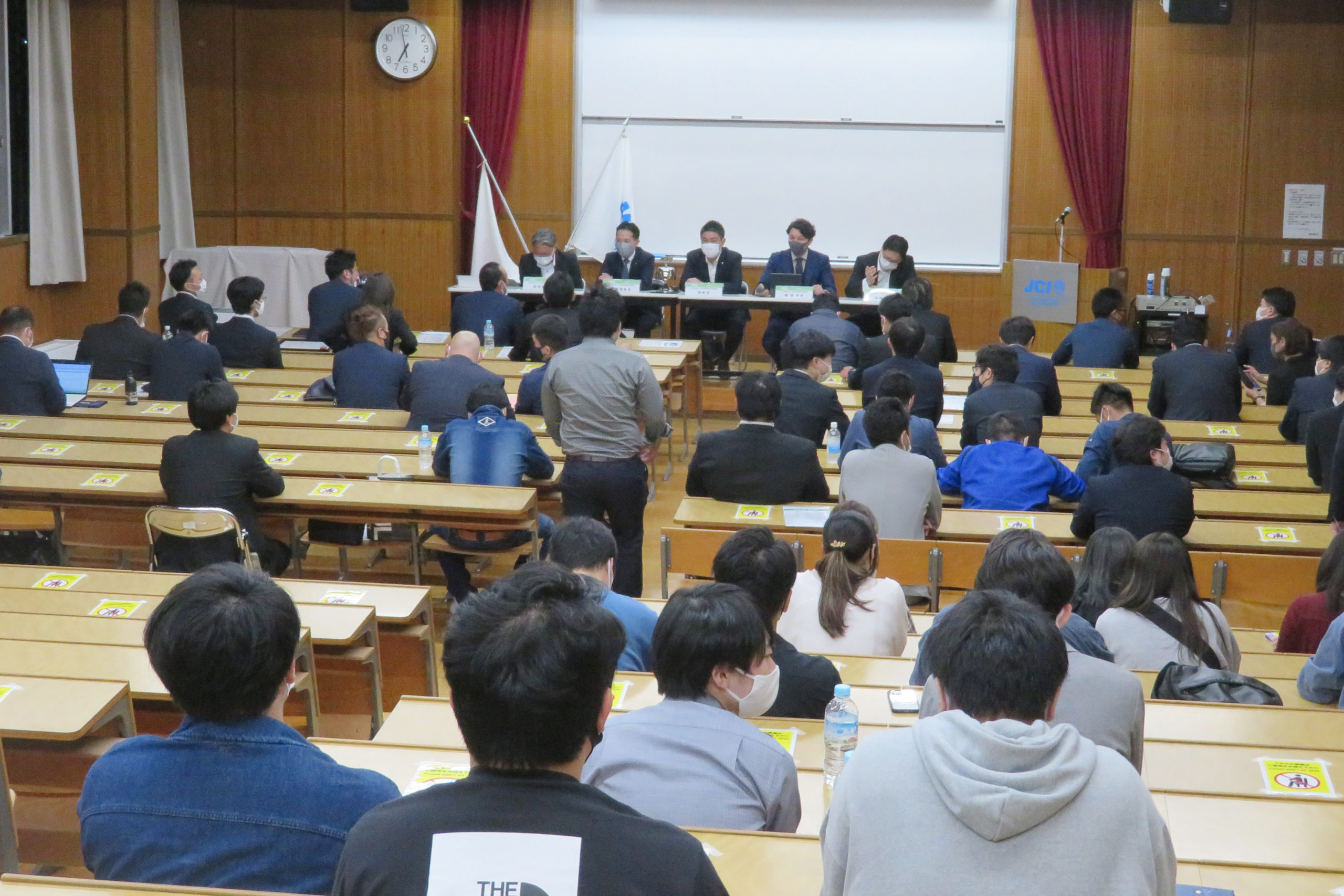新発田青年会議所の9月例会が敬和学園大学で行われました