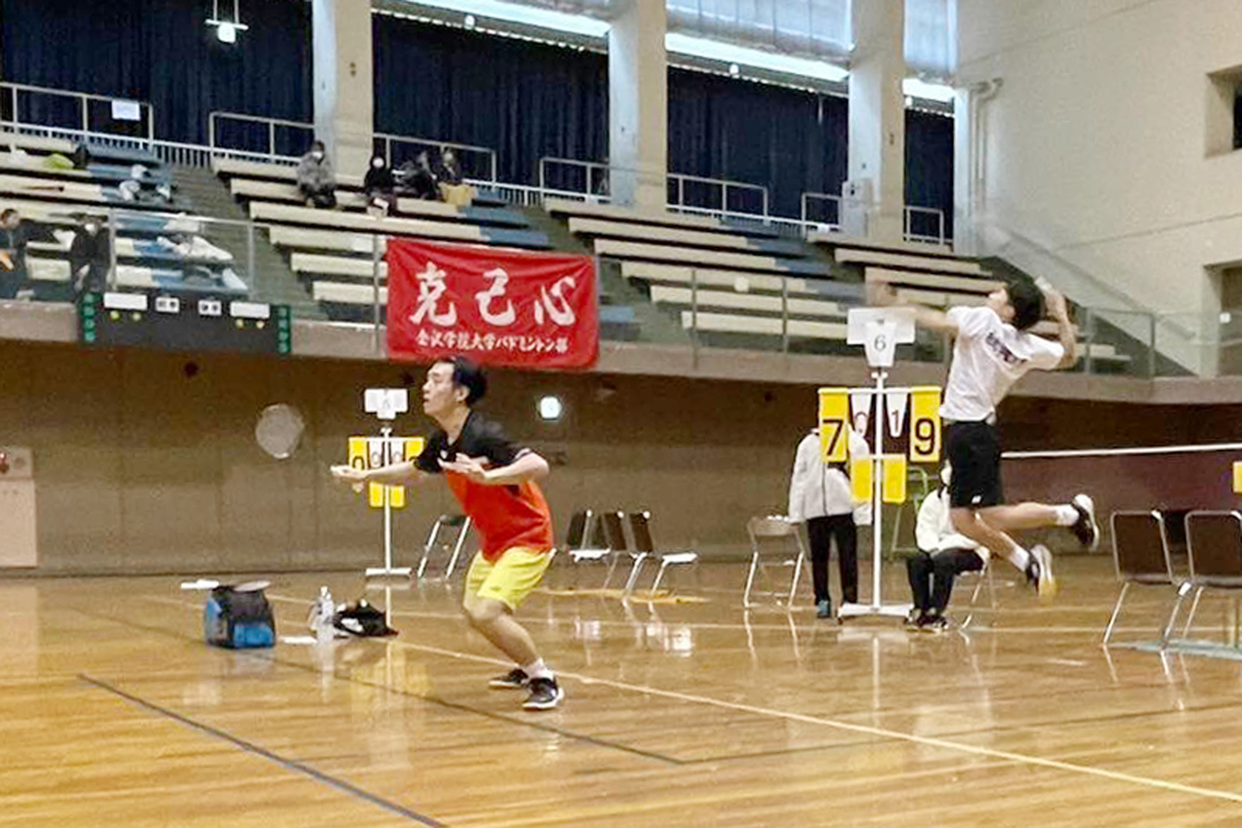 男子ダブルスBで優勝した細野さん・佐藤さんペア