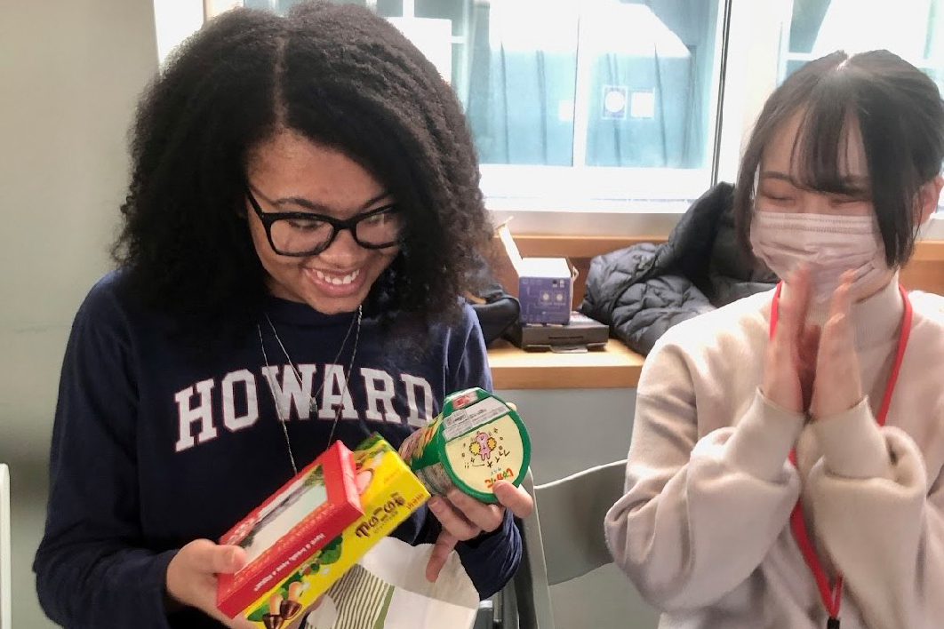 日本のお菓子は大人気！とても喜んでくれました