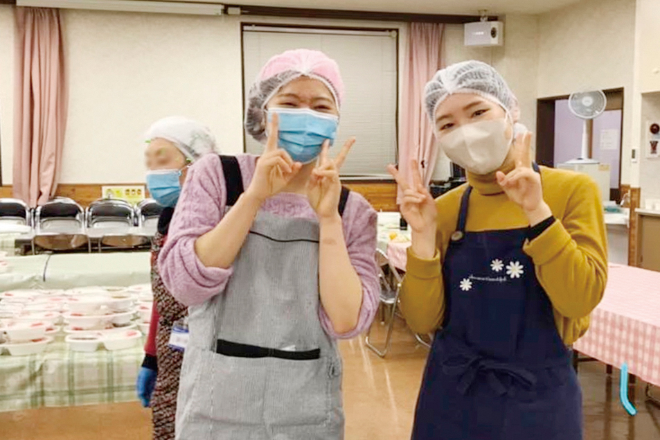 新潟市秋葉区での子ども食堂の活動に参加し、地域の方とお弁当を作りました。