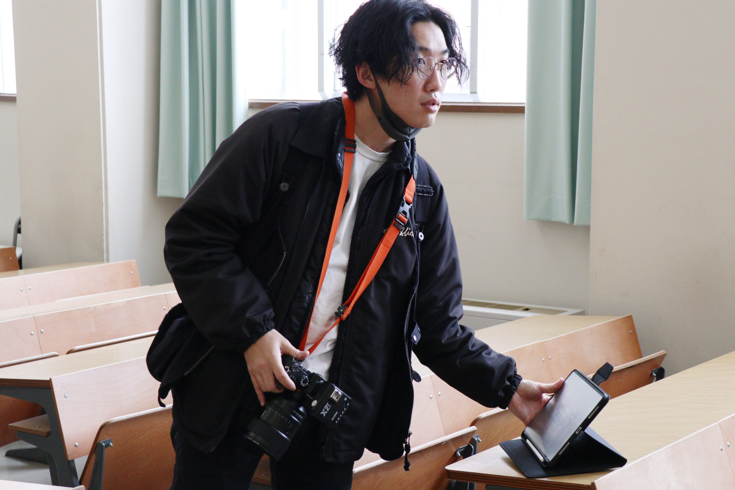 カメラマンは卒業生の佐久間清貴さん、写真に敬和愛が溢れます。長岡でスタジオを運営