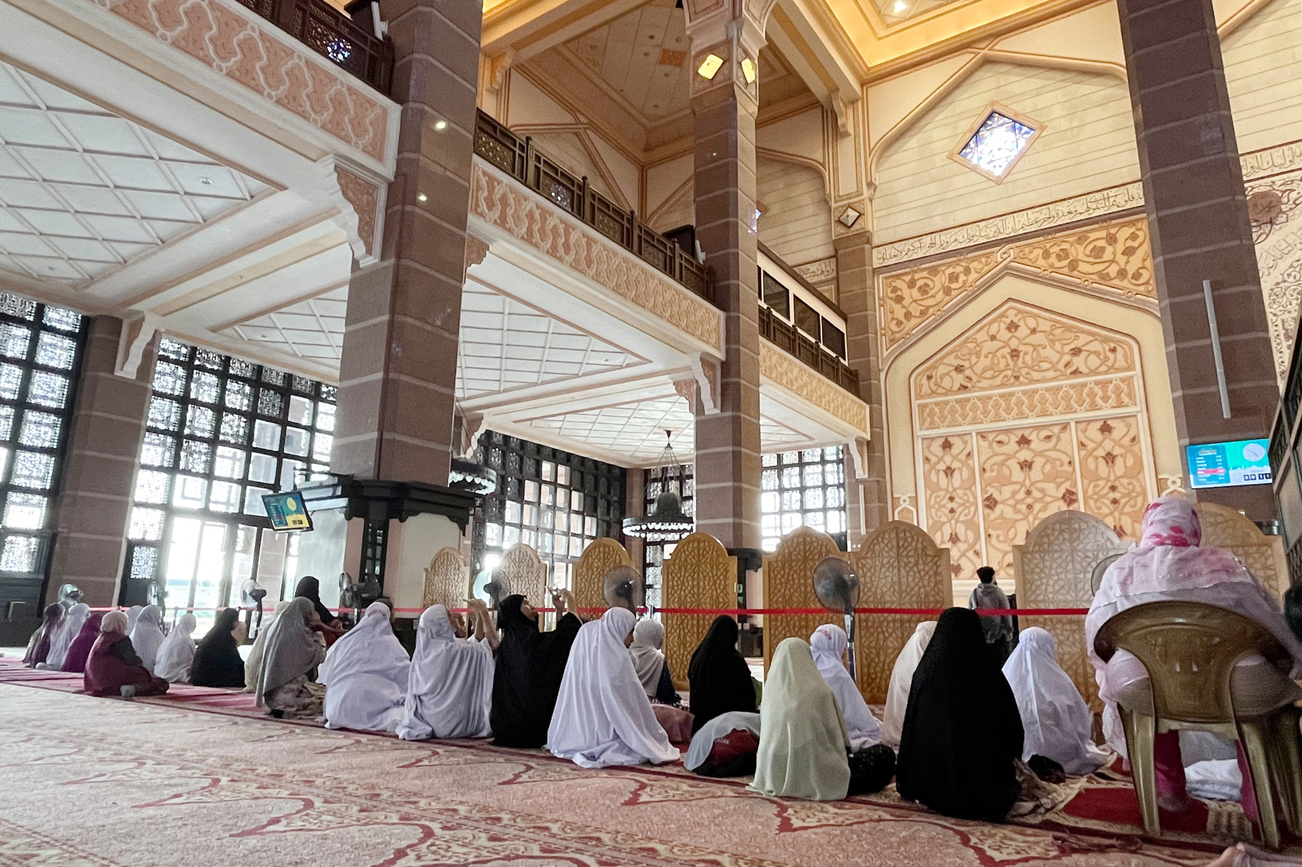 イスラームの礼拝の様子