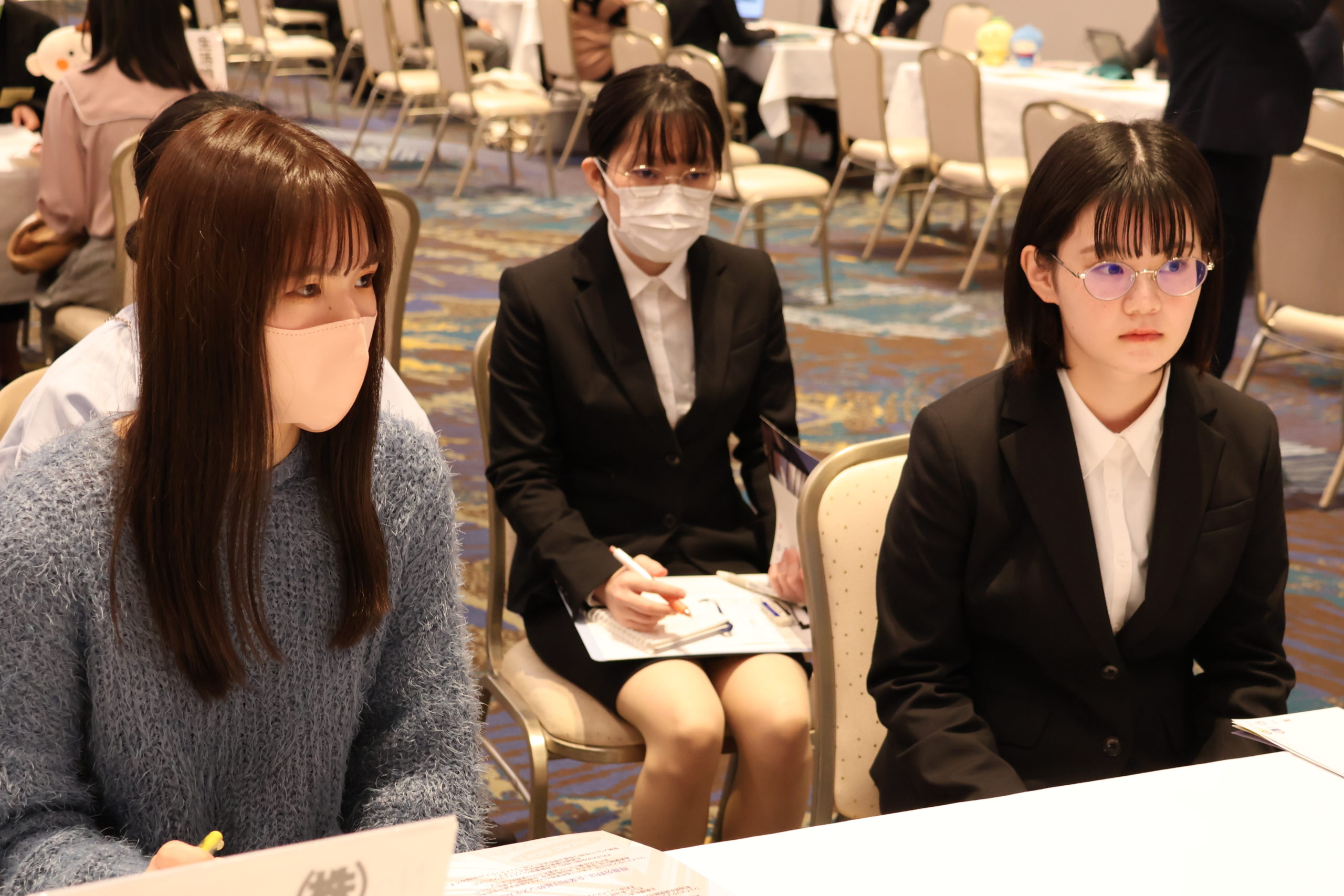 重要なポイントを聞きもらさないよう、メモを取りながら説明を聞きました