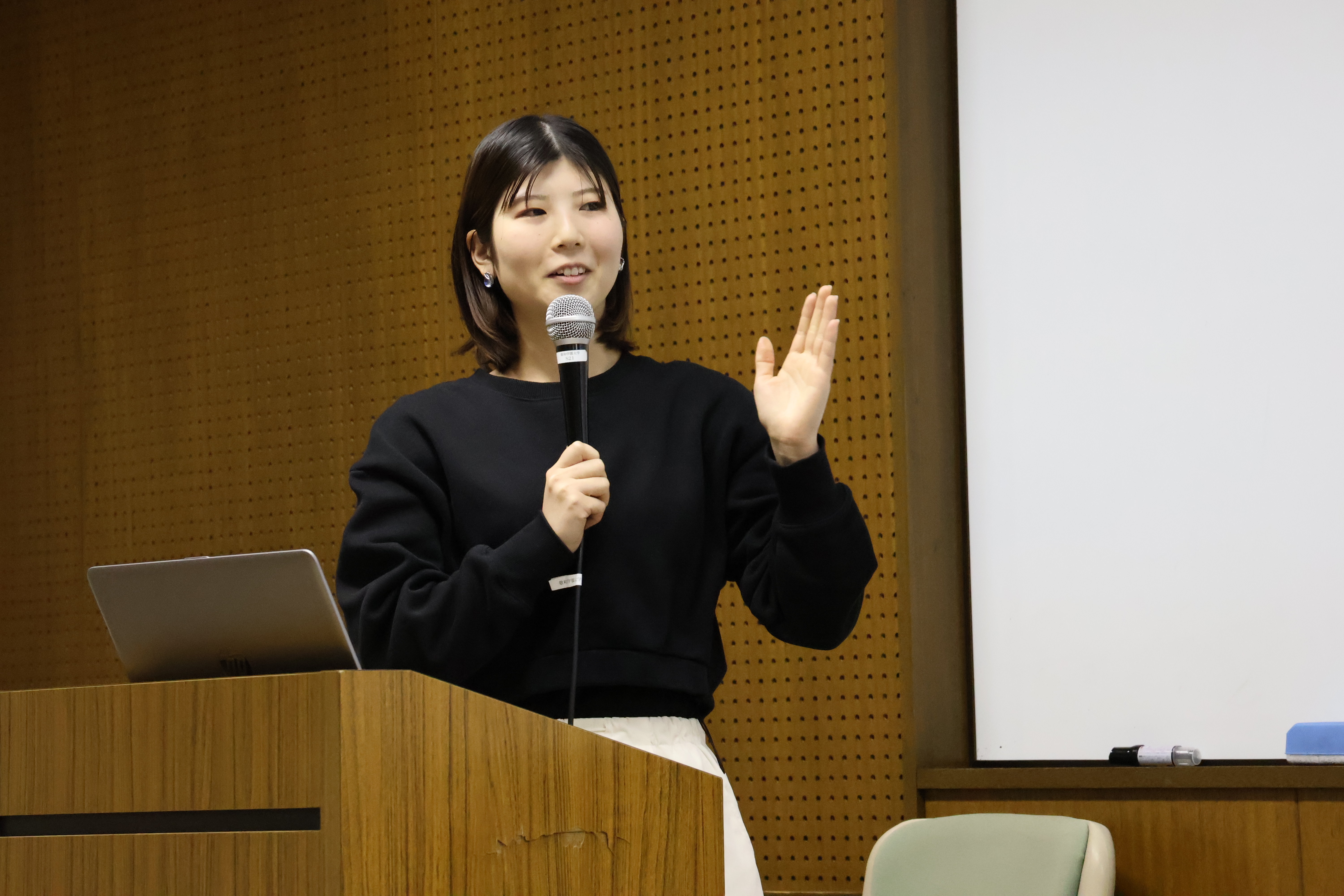 宇賀田雛帆さん「新潟ブルースを作った兄弟―山岸兄弟―」(一戸信哉教授)