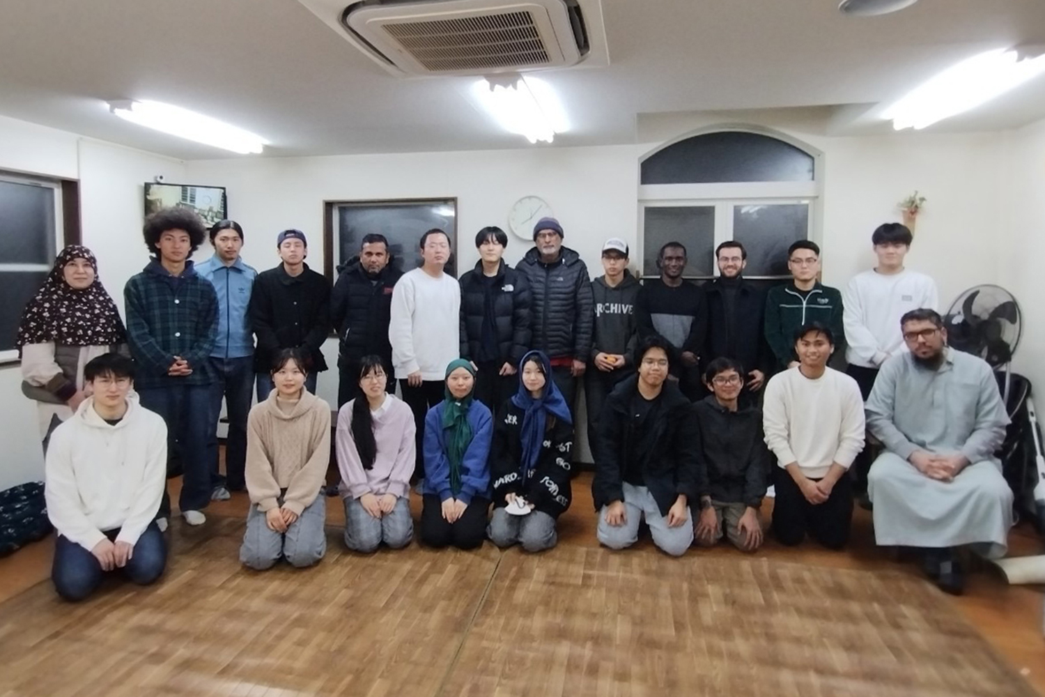 同世代のムスリムとノンムスリムの方との交流会に参加した皆さん