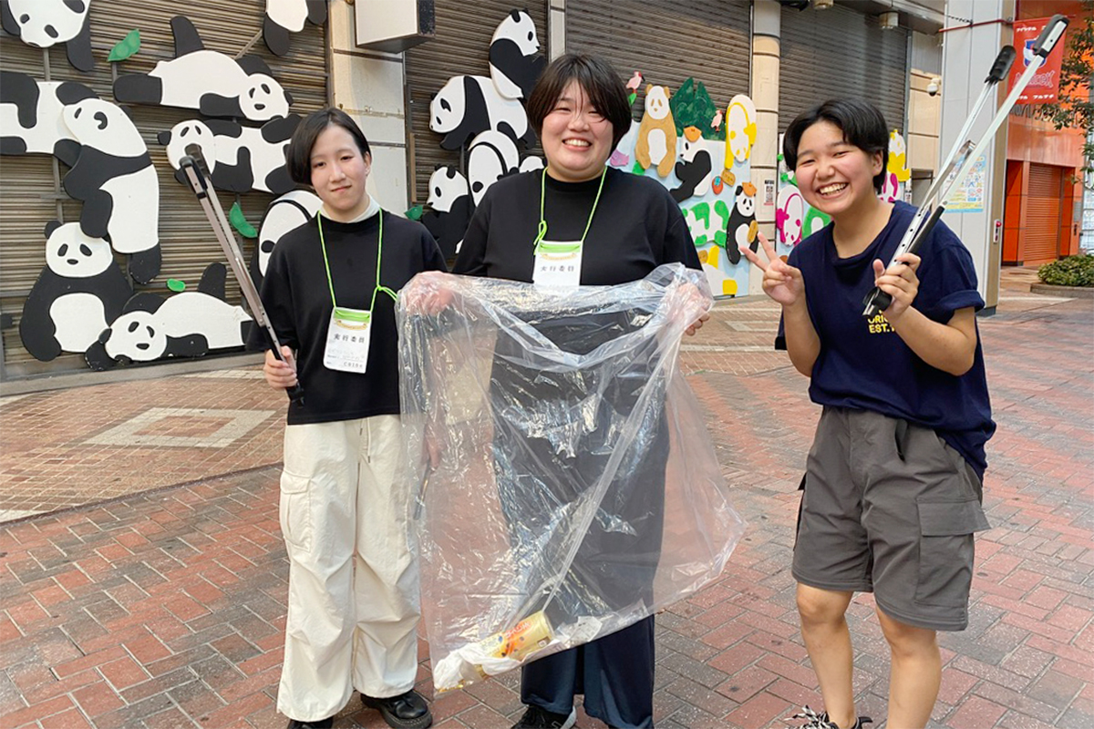 イベント後は、会場となったリアルな町をきれいにお掃除しました。