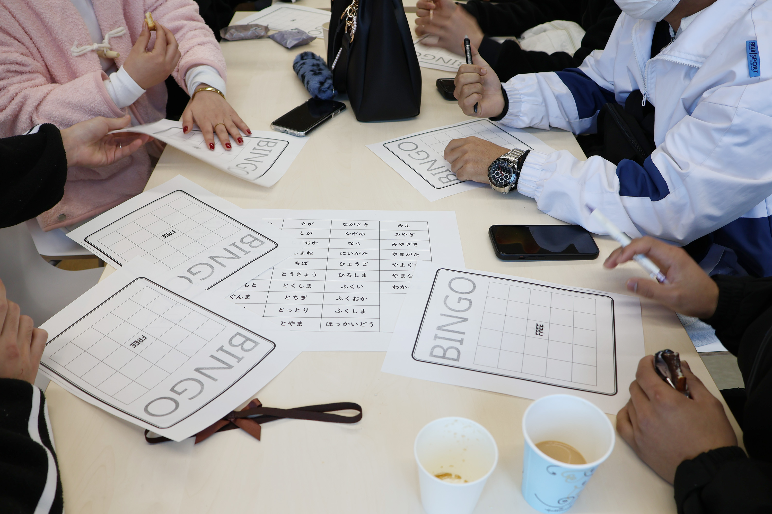 都道府県の名前をビンゴのマスに自分で記入していきます