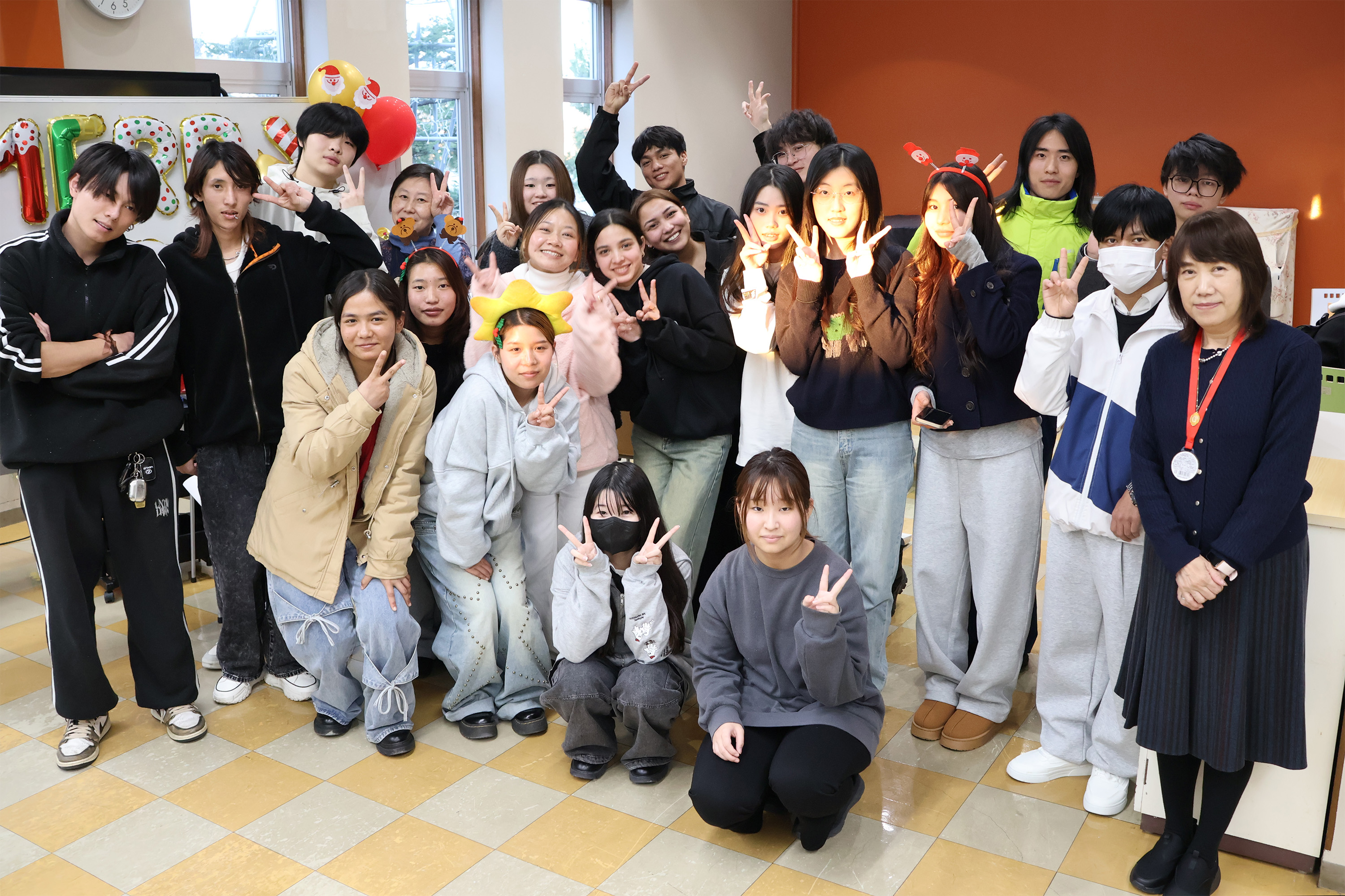 会場に集まったみんなで集合写真