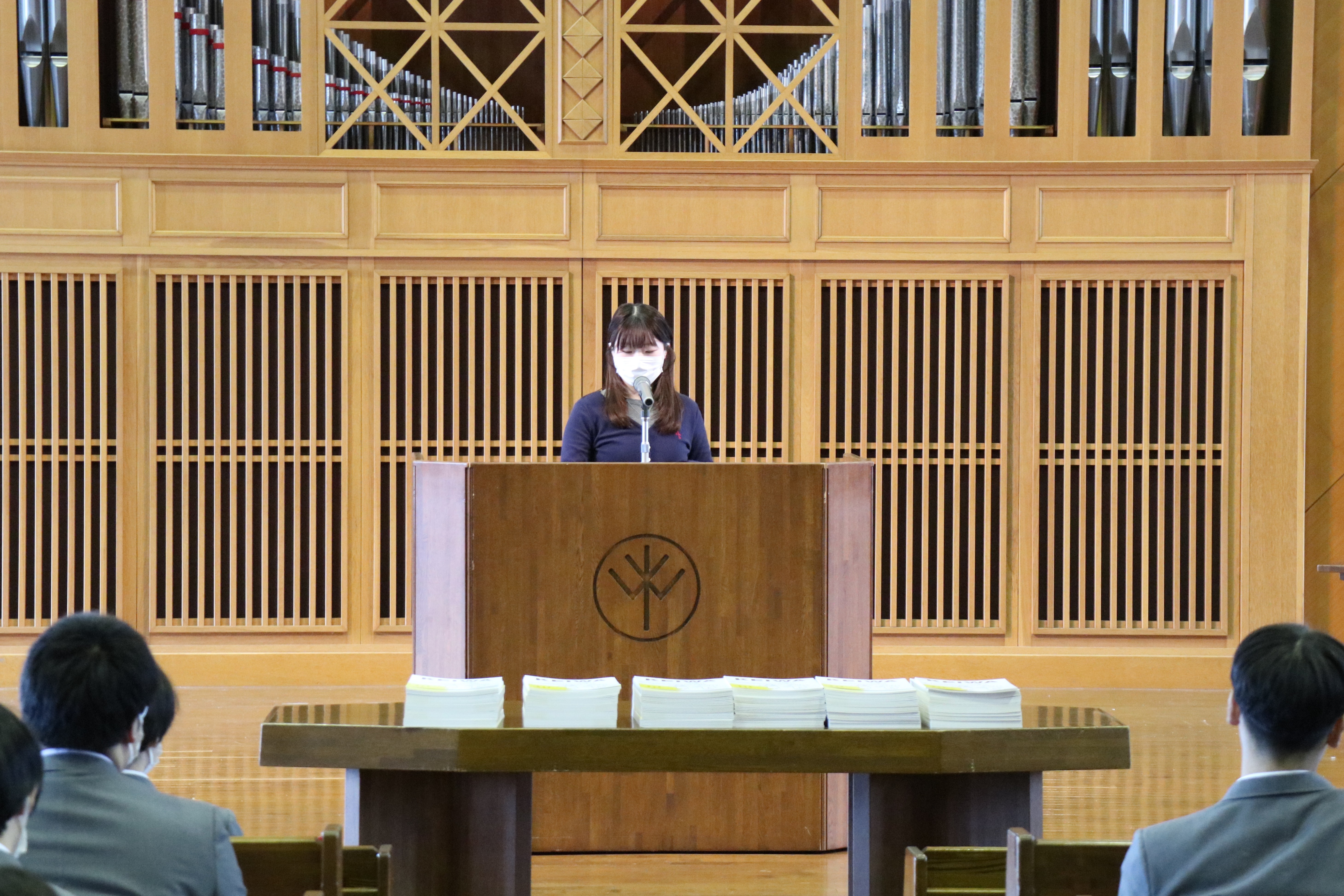 「敬和7年教育で成長したこと」についてお話ししてくれました(国際文化学科4年)