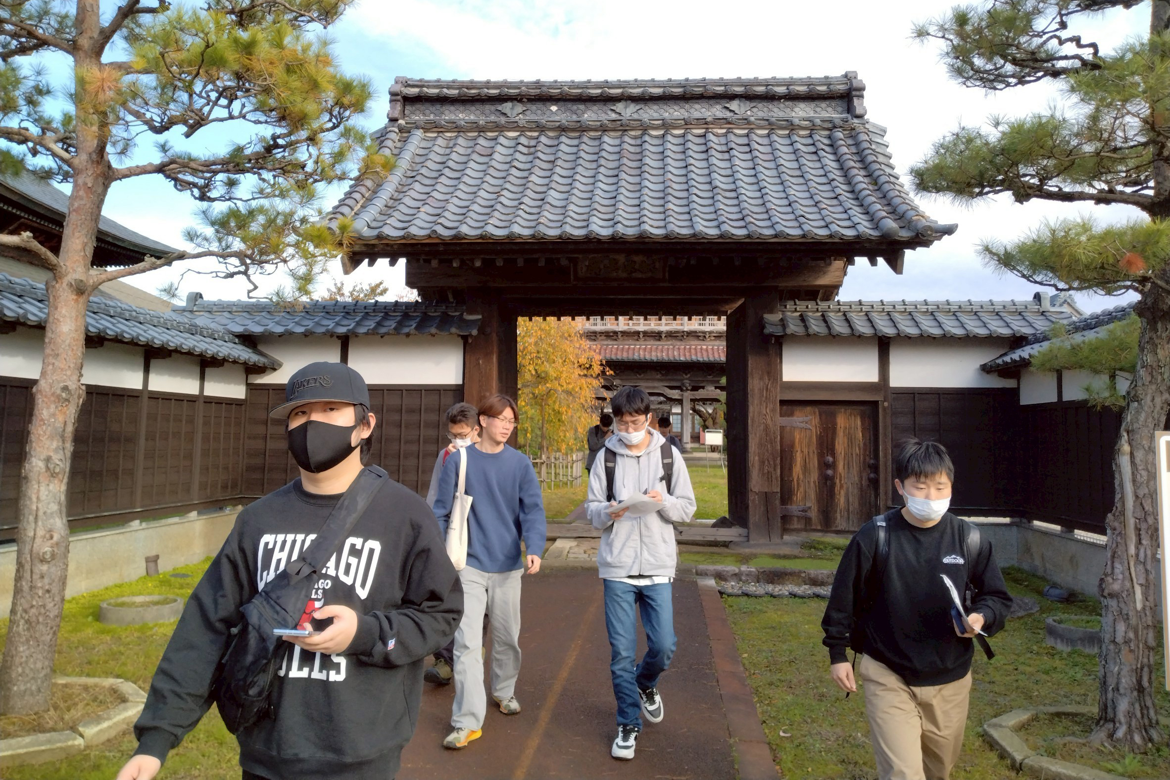 ゼミごとに新発田市内を散策しました