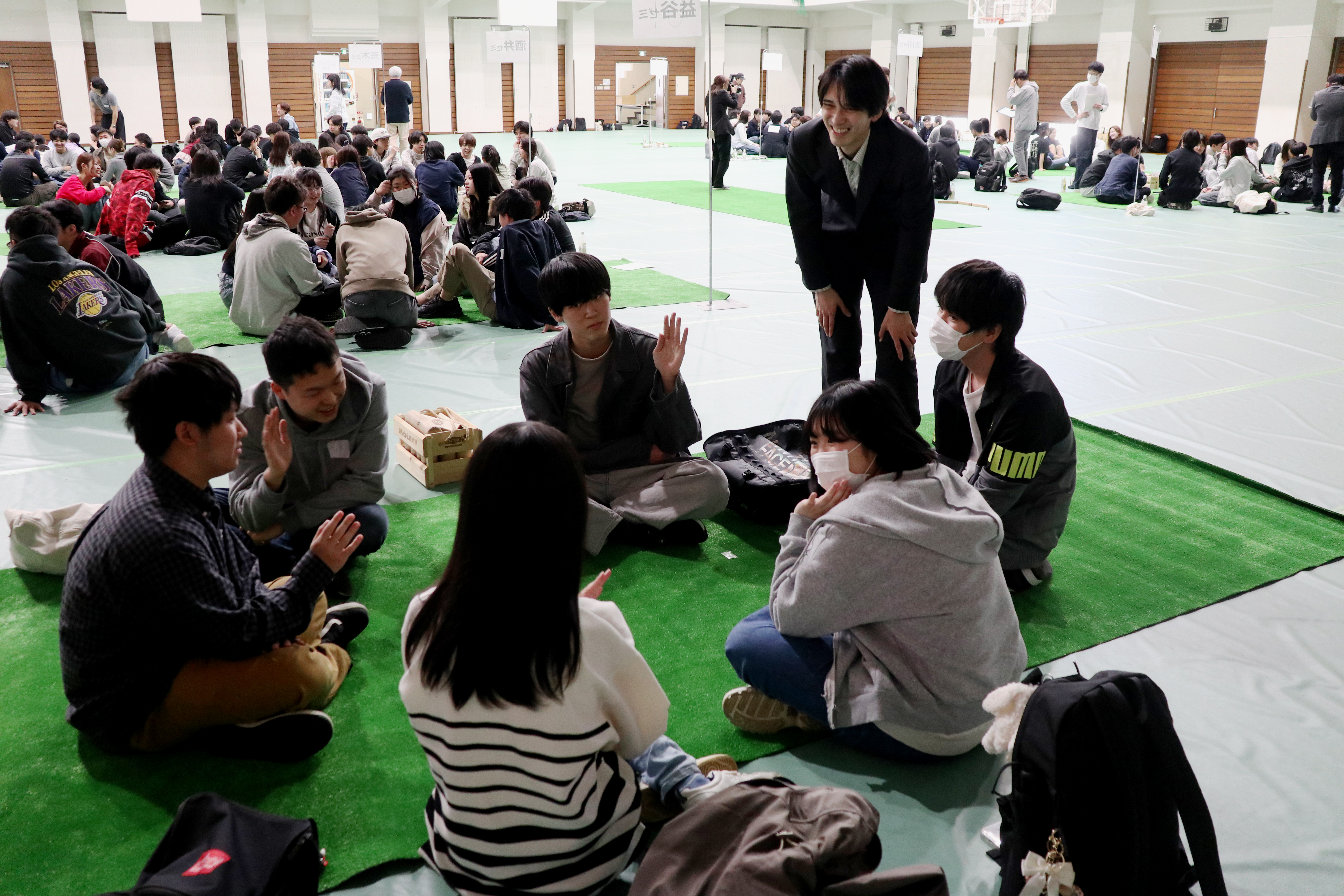 ペアワークなどを通じて、クラス全員とコミュニケーションを図りました