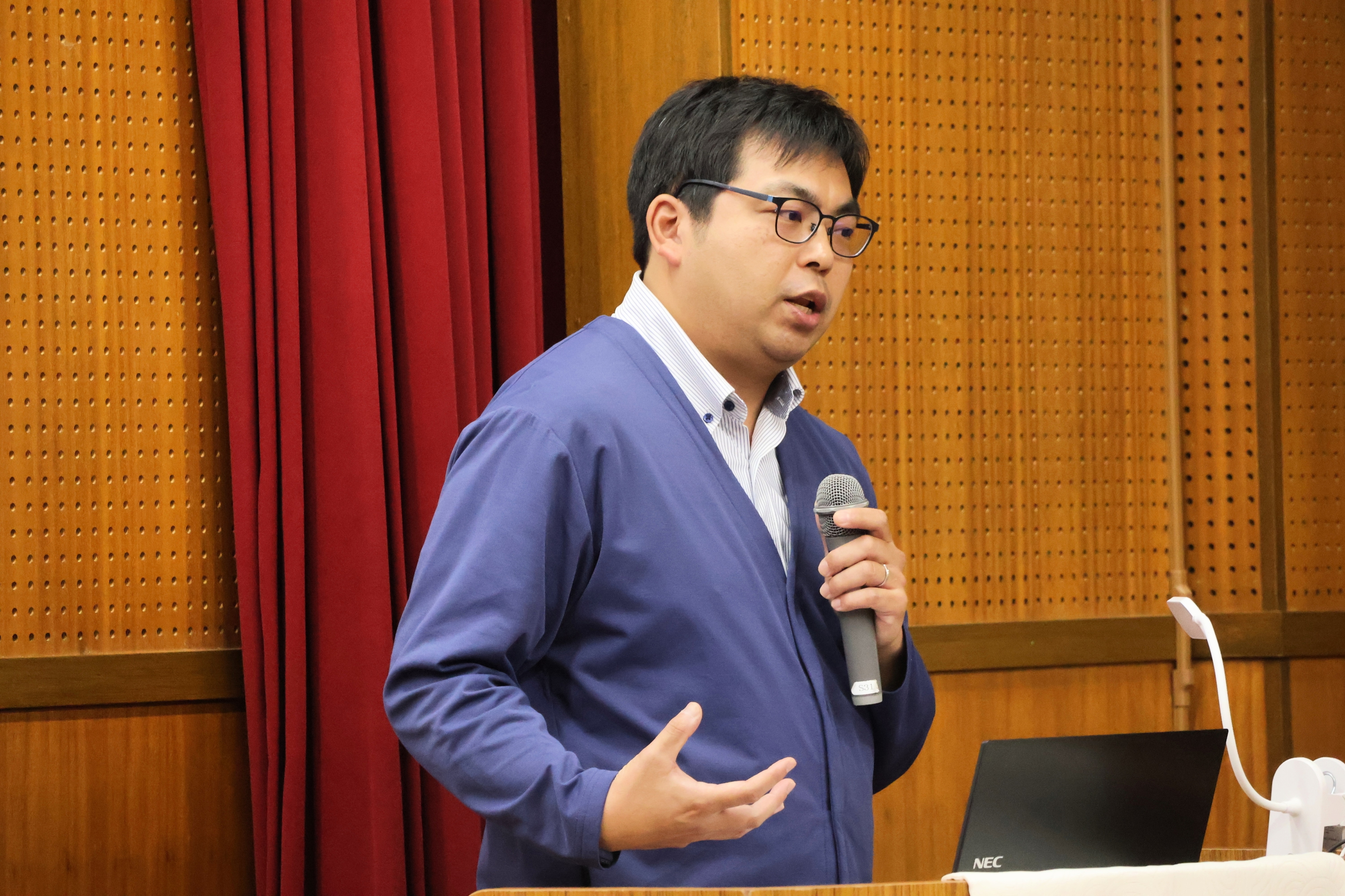 優しさを不可能とするものと闘うこと