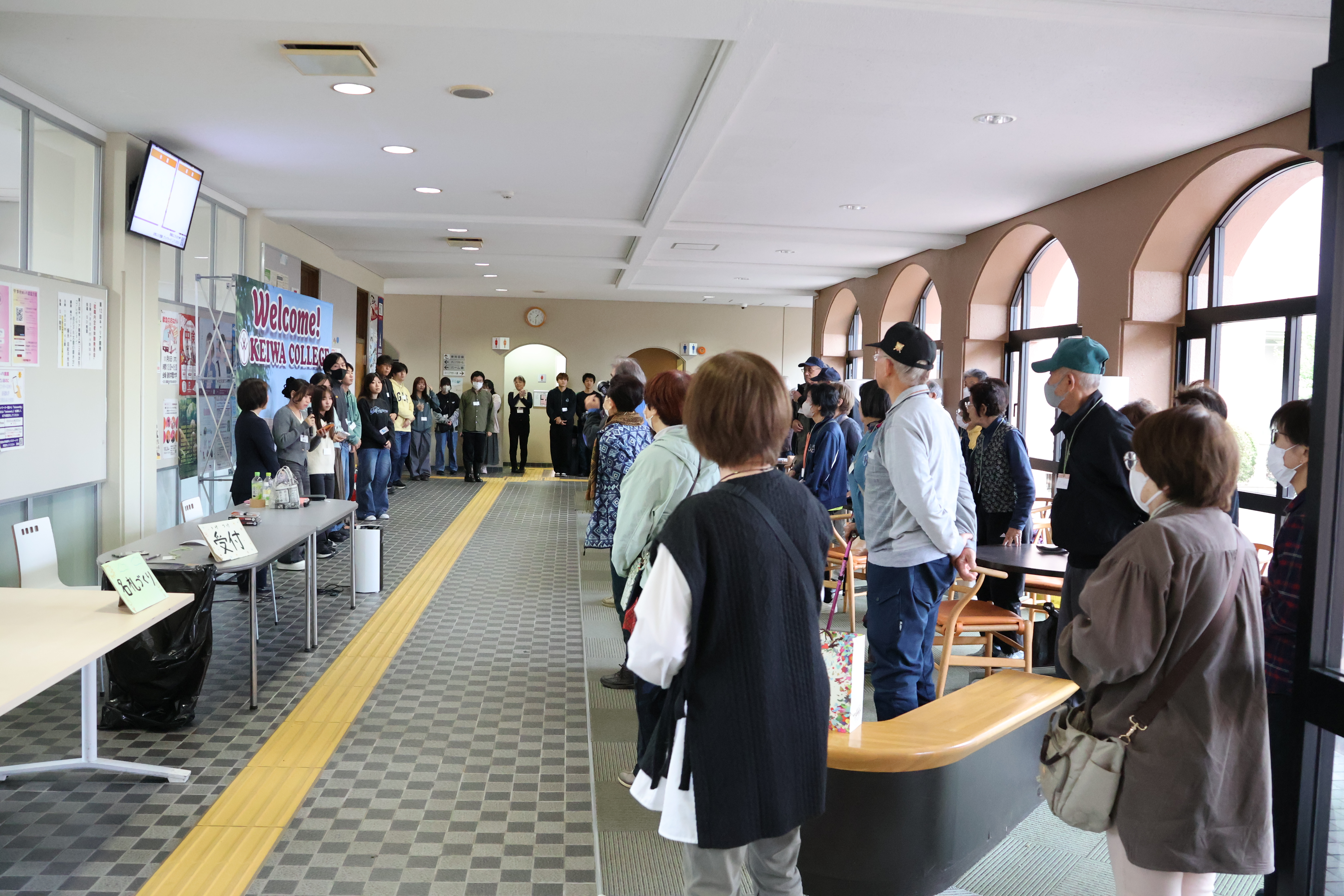 開会式にて本日の見どころについてアピールする学生たち